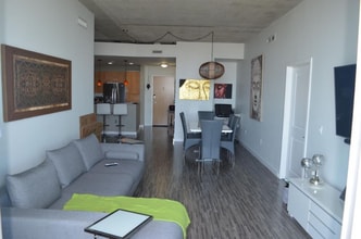 300 S Australian Ave in West Palm Beach, FL - Foto de edificio - Building Photo