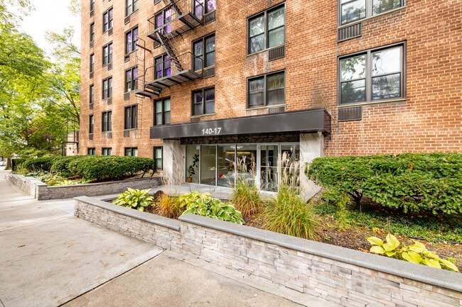 140-17 84th Dr in Jamaica, NY - Building Photo - Building Photo