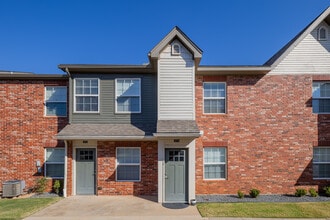 Pointe at North Penn in Edmond, OK - Building Photo - Building Photo
