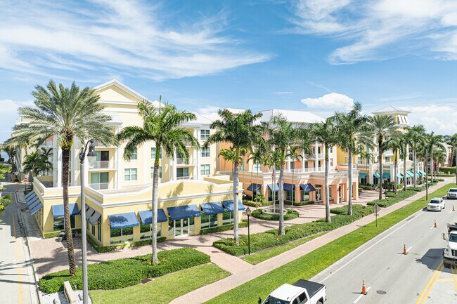Olde Village Pointe North Building in Lantana, FL - Building Photo - Building Photo