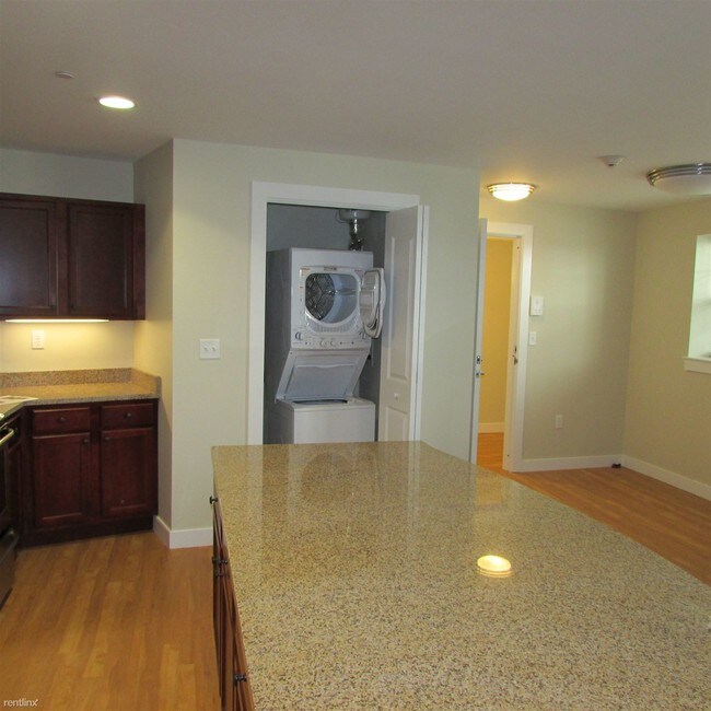 20 Pond St in Braintree, MA - Building Photo - Building Photo