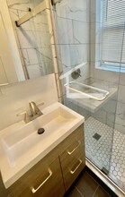36 Queensberry St, Unit 28 #15 in Boston, MA - Foto de edificio - Building Photo