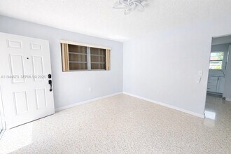 11333 SW 7th Terrace in Miami, FL - Building Photo - Building Photo