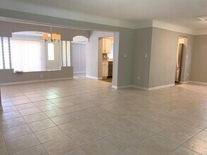 560 Paula Ave in Merritt Island, FL - Building Photo - Building Photo