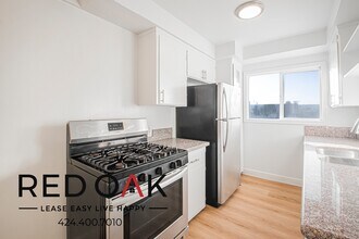 1115 W 111th St in Los Angeles, CA - Building Photo - Building Photo