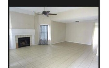 8635 Ridge Flower Dr in San Antonio, TX - Building Photo - Building Photo