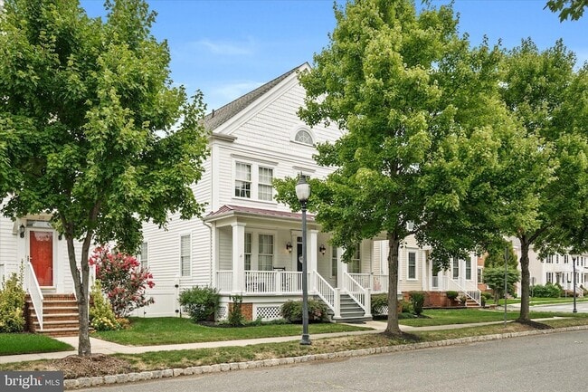 property at 221 Garden Pl