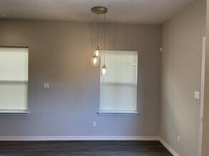 107 Peruna Dr in Marble Falls, TX - Foto de edificio - Building Photo