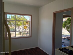 4704 Clifton Ave in El Paso, TX - Building Photo - Building Photo