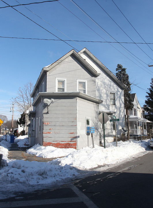 44 Prince St in Kingston, NY - Building Photo