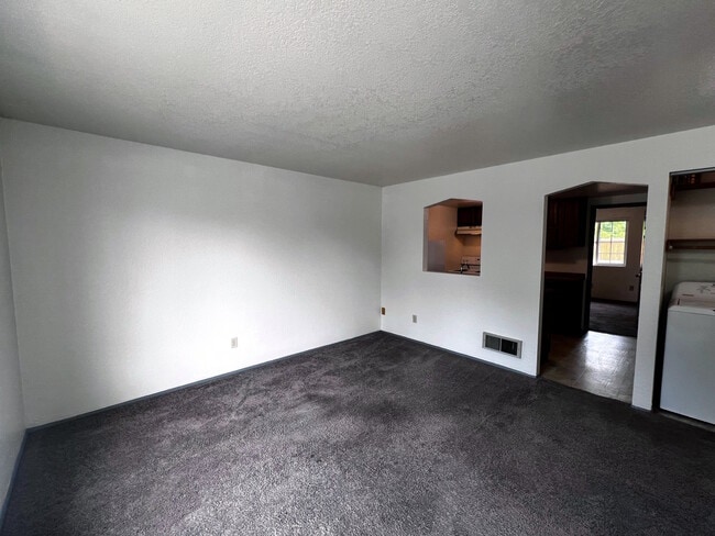 3225 Washington Way, Unit 3 in Longview, WA - Building Photo - Building Photo