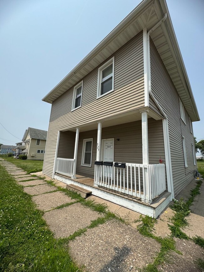 property at 929 4th Ave