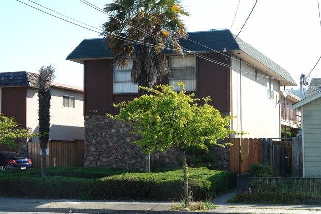 3124 Carlson Blvd in El Cerrito, CA - Foto de edificio - Building Photo