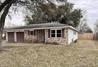1318 Pine Ln in Port Neches, TX - Building Photo - Building Photo
