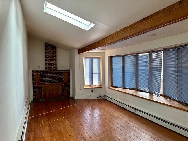 177 Webster St, Unit B photo'