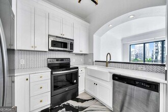 3445 N Stratford Rd NE, Unit 805 in Atlanta, GA - Building Photo - Building Photo