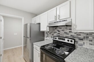 Englewood Apartments in Leesburg, AL - Foto de edificio - Building Photo