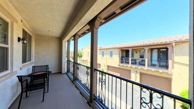 238 Paseo Bravo in Palm Desert, CA - Foto de edificio - Building Photo