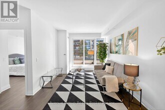 700 Sheppard Ave W in Toronto, ON - Building Photo - Building Photo