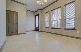 11825 Terraza Cir in Austin, TX - Building Photo - Building Photo