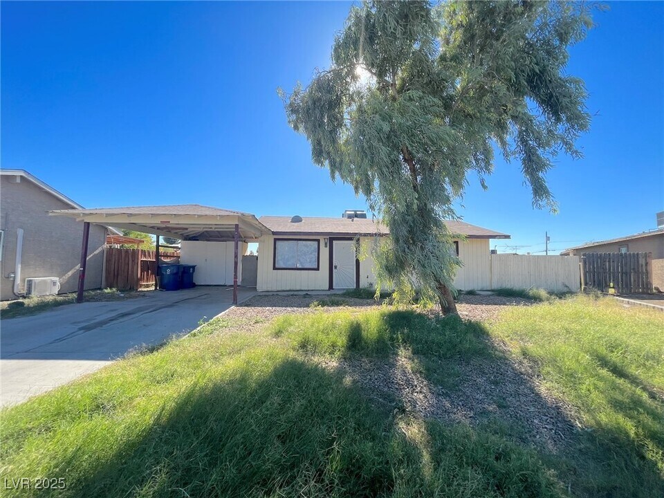 4523 Penmar Cir in Las Vegas, NV - Building Photo