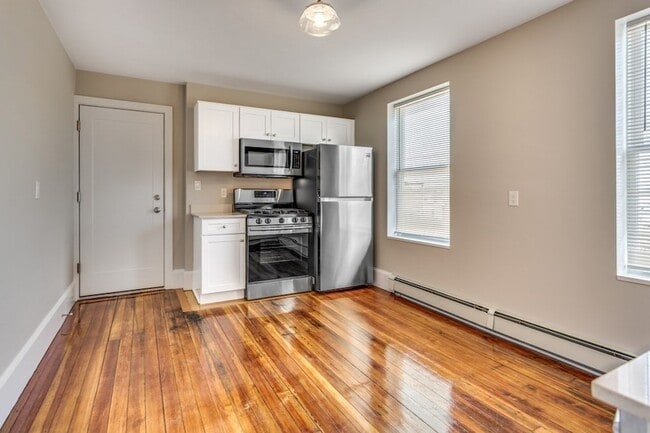 8 Shetland St, Unit 2 in Boston, MA - Building Photo - Building Photo