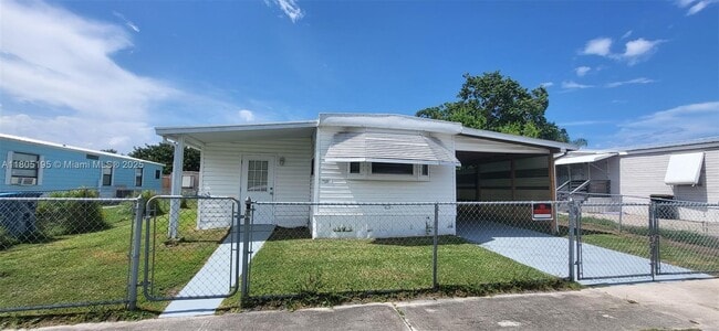 property at 2531 Chatham Way NE