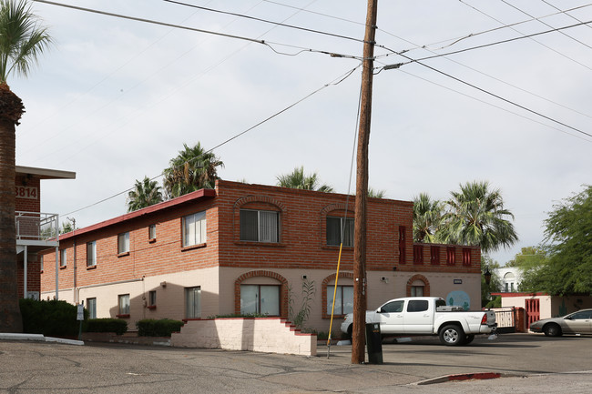 El Ranchito Sereno Apartments in Tucson, AZ - Building Photo - Building Photo