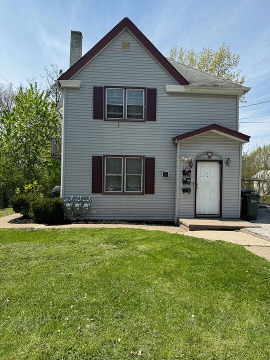 1012 Bridge Ave in Davenport, IA - Building Photo