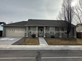 1371 Chichester Dr in Gardnerville, NV - Building Photo