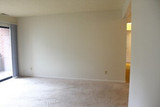 1034 Blue Ridge Dr in Harrisonburg, VA - Building Photo - Building Photo