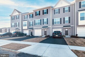 41 Barnes Wy in Gloucester Township, NJ - Building Photo - Building Photo