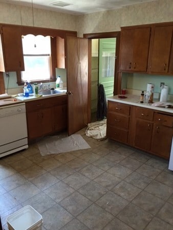 55 Evans St in Watertown, MA - Building Photo - Building Photo