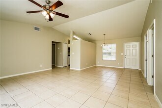 1906 NE 22nd Ave in Cape Coral, FL - Building Photo - Building Photo