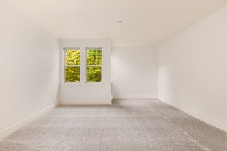 8535 Avondale Rd NE in Redmond, WA - Building Photo - Building Photo