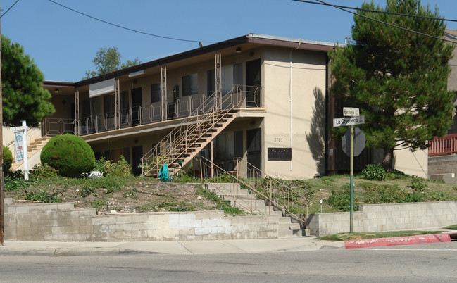 2767 Hermosa Ave in La Crescenta, CA - Building Photo - Building Photo