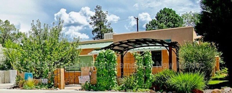 404 Dartmouth Dr SE in Albuquerque, NM - Building Photo