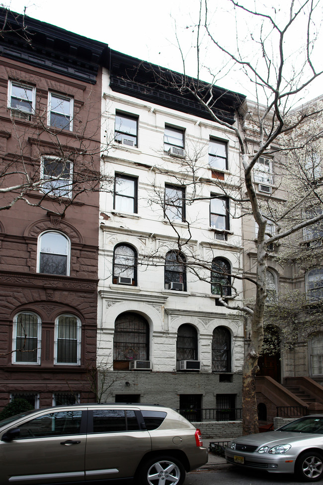 111 W 77th St in New York, NY - Building Photo - Building Photo