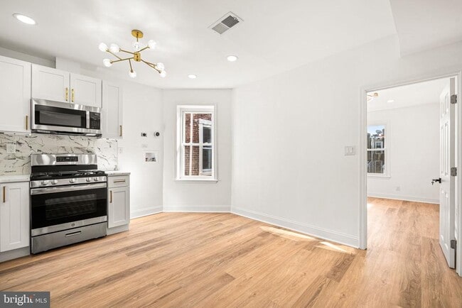 6128 Chestnut St in Philadelphia, PA - Building Photo - Building Photo