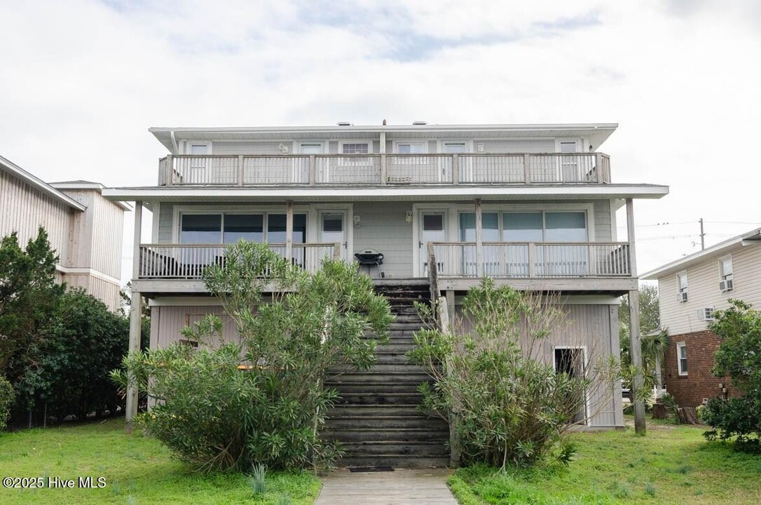 46 Pelican Dr in Wrightsville Beach, NC - Building Photo