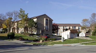 Knolls Apartments in Cincinnati, OH - Foto de edificio - Building Photo