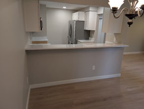 12704 NE 144th St, Unit A103 in Kirkland, WA - Building Photo - Building Photo