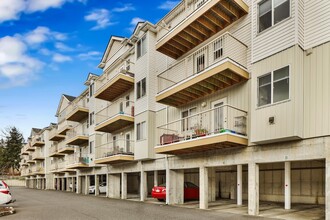 Gateway Apartments in Bellingham, WA - Building Photo - Building Photo