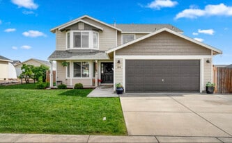 108 Clemans Ave in Moxee, WA - Building Photo