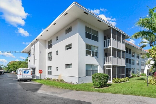 property at 4025 N Federal Hwy