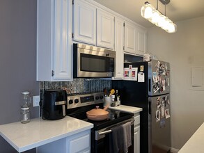 2002 4th St, Unit 112 in Santa Monica, CA - Building Photo - Building Photo
