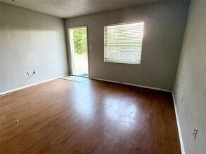 3203 Astoria Ave, Unit 3201-3203 in Sebring, FL - Building Photo - Building Photo