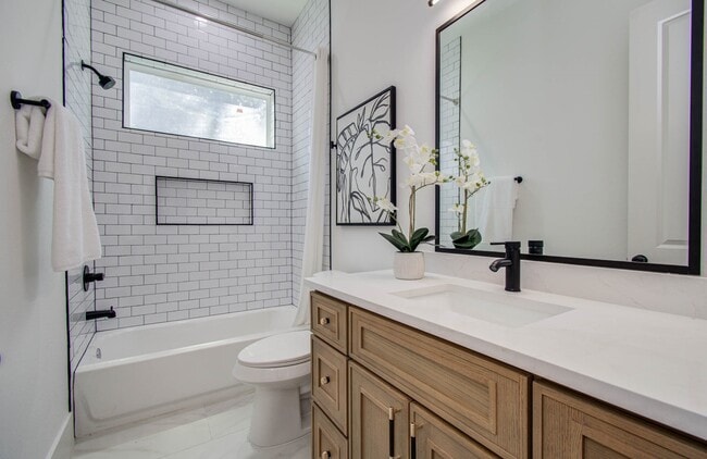 property at 1802 Rollingwood Dr