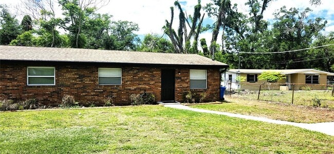 901 S Taylor Rd in Seffner, FL - Building Photo - Building Photo