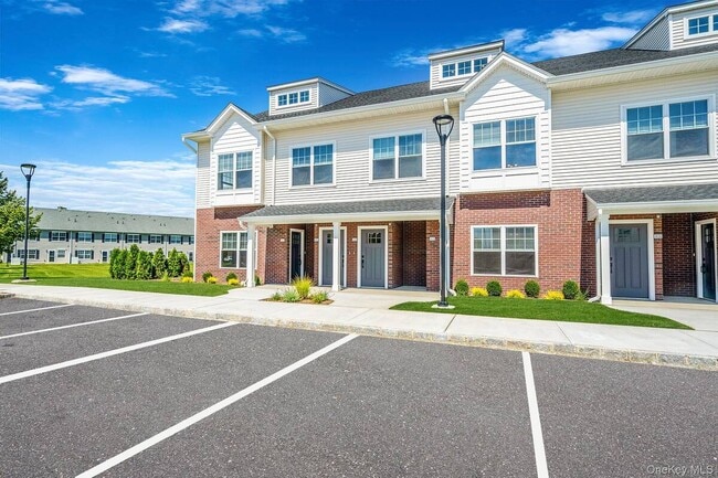 104 Dover St in Central Islip, NY - Building Photo - Building Photo